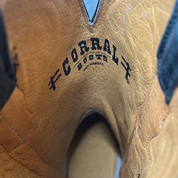 Corral Black Leather CowboyBoots main image 6